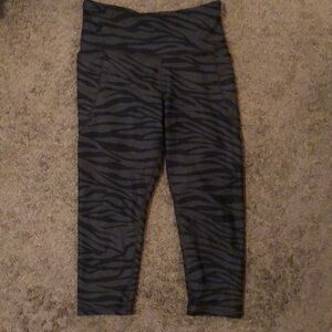Old Navy Leggings With Tiger Print #oldnavy #leggings #comfy